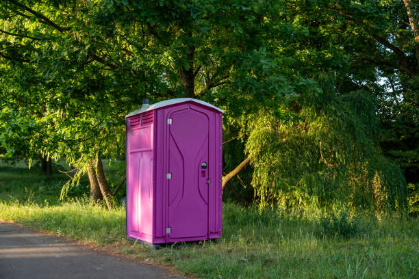 Porta potty delivery and setup in Newport, WA